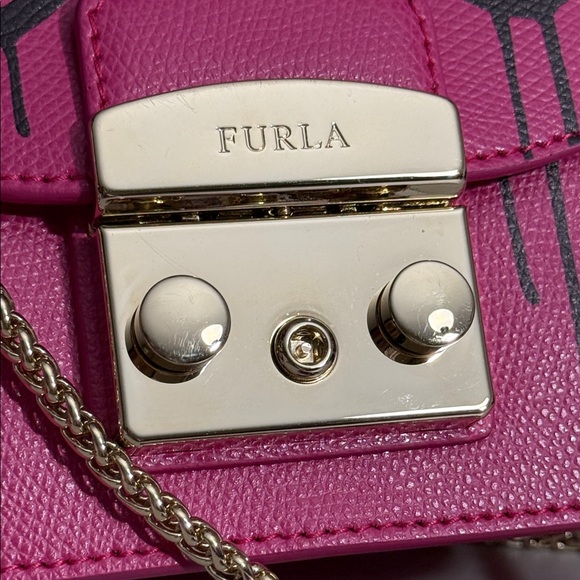 Furla Cool Pink Crossbody Bag with Gold Details - Picture 5 of 10